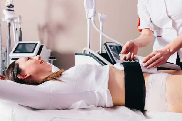 woman having body sculpting to help improve her body image and her mental health Ealing